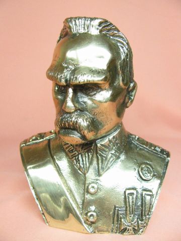 Popiersie Pisudskiego z mosidzu