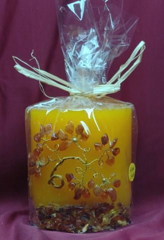 �wieca z naturalnym bursztynem